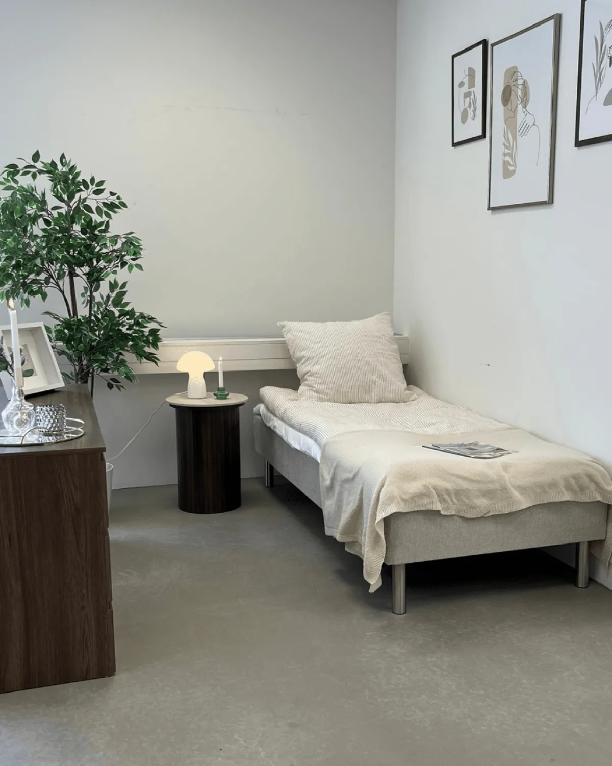 Nimara Boxmadras seng i beige 90x200 cm med 4 cm topmadras i PU-skum ekskl. ben* Boxmadrasser|Alle Senge