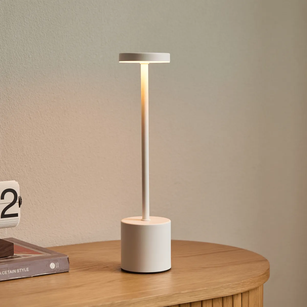 Nimara Elvis LED bordlampe hvid* Bordlamper
