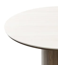 Nimara Enzo rundt spisebord med bordplade i beige sten og lamelfod i røget egetræ Ø120 cm* Spiseborde