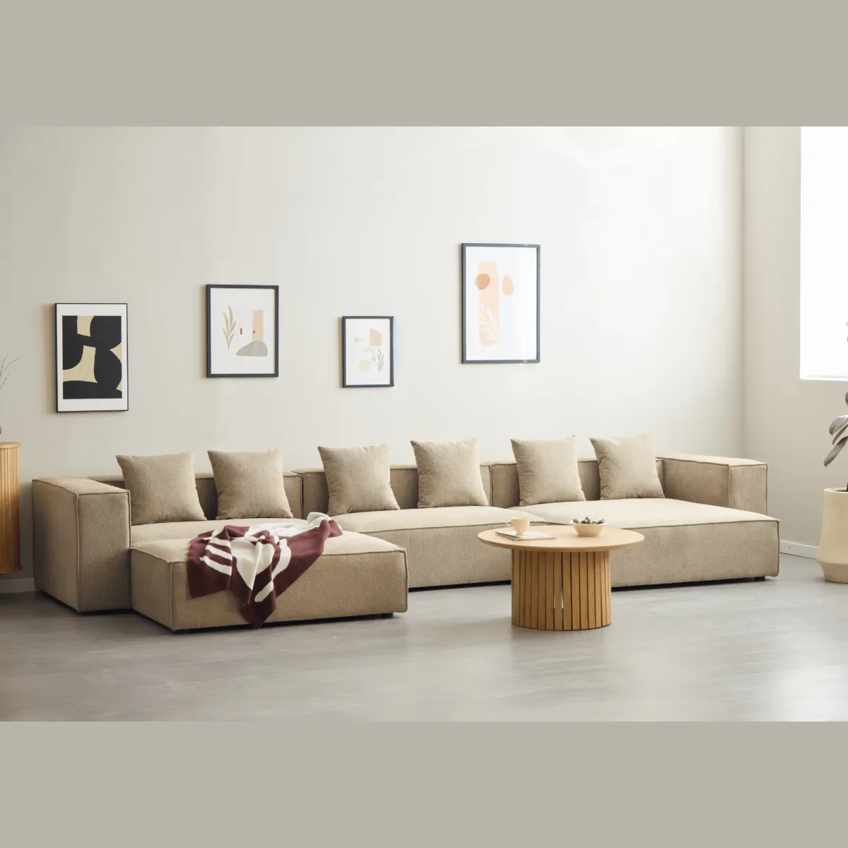 Nimara Hailey - Højrevendt chaiselong modulsofa med puf i sand L: 415 X D: 172 X H: 65 cm* Sofaer