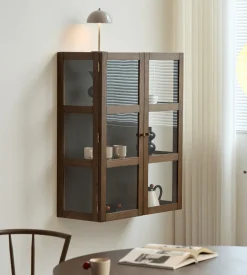 Nimara Havana væghængt vitrineskab i røget eg 100x80x35 cm* Vitrineskabe|Vitrineskabe