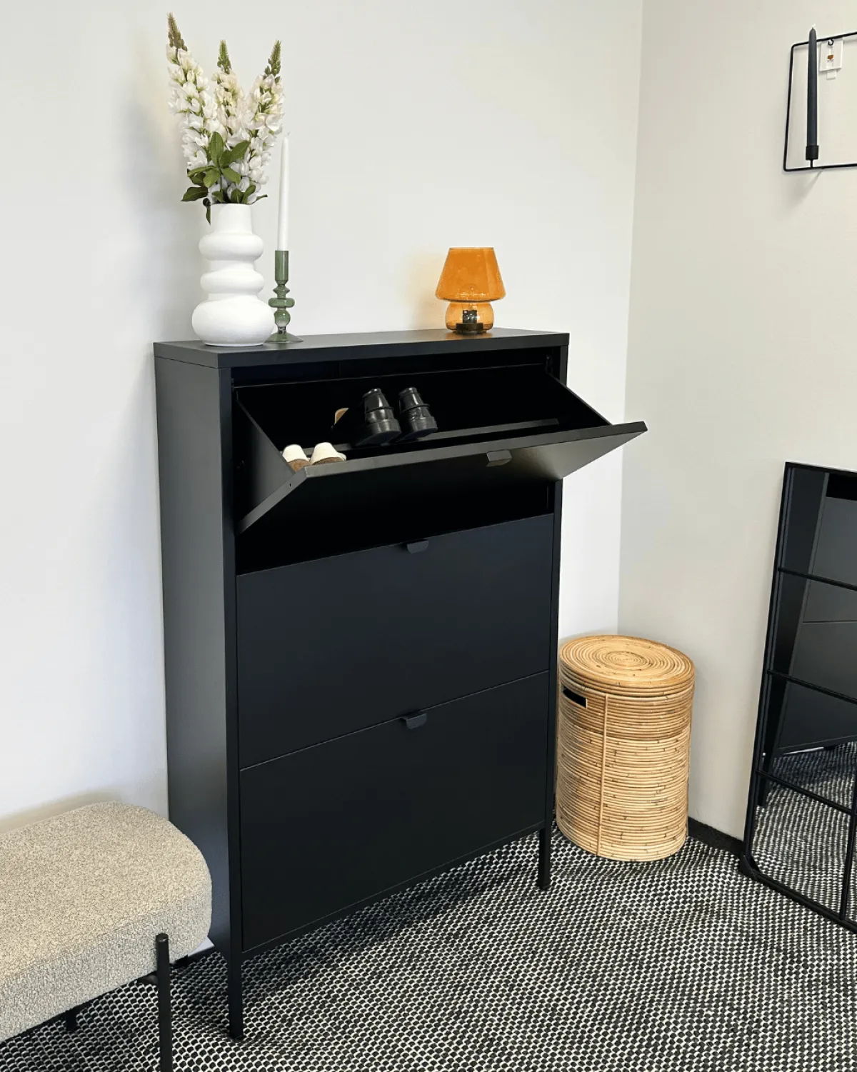 Nimara Herman Skoskab - Sort metal med 3 rum - 80x26x125 cm* Skoskabe|Skoskabe