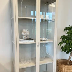 Nimara Herman Vitrineskab - Beige metal/glas - 110x40x140 cm* Vitrineskabe|Vitrineskabe
