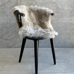 Nimara Imiteret langhåret lammeskind i Grå - 65x95 cm* Lammeskind|Lammeskindstæpper