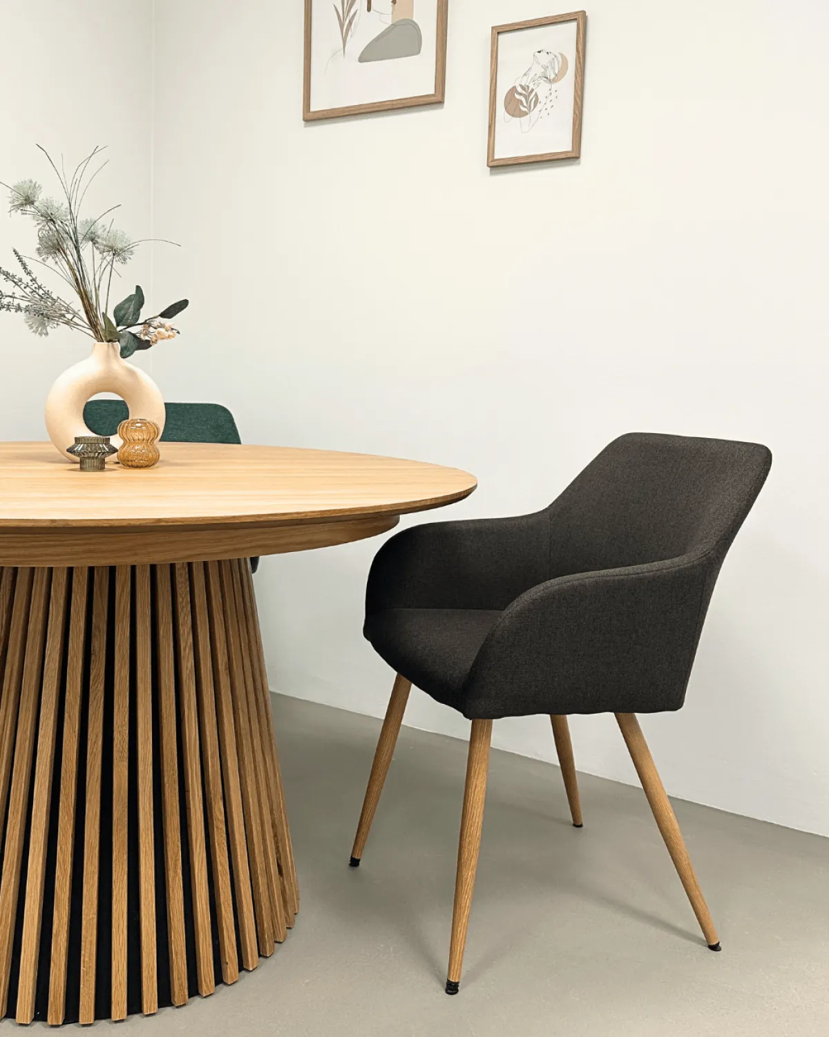 Nimara Jenna spisebordstol - brun tekstil med egelook* Spisebordsstole