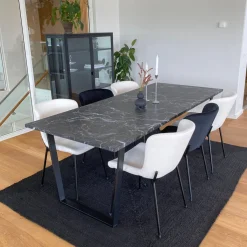 Nimara Karl spisebord i mat sort med marmor look - 210 x 90 cm* Spiseborde