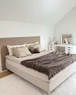 Nimara Kontinentalseng i beige 180x200 cm med 4 cm topmadras i PU-skum inkl. chrome ben* Alle Senge|Kontinentalsenge