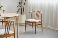 Nimara Lizzie spisebordsstol i bøg med polstret sæde i beige* Spisebordsstole