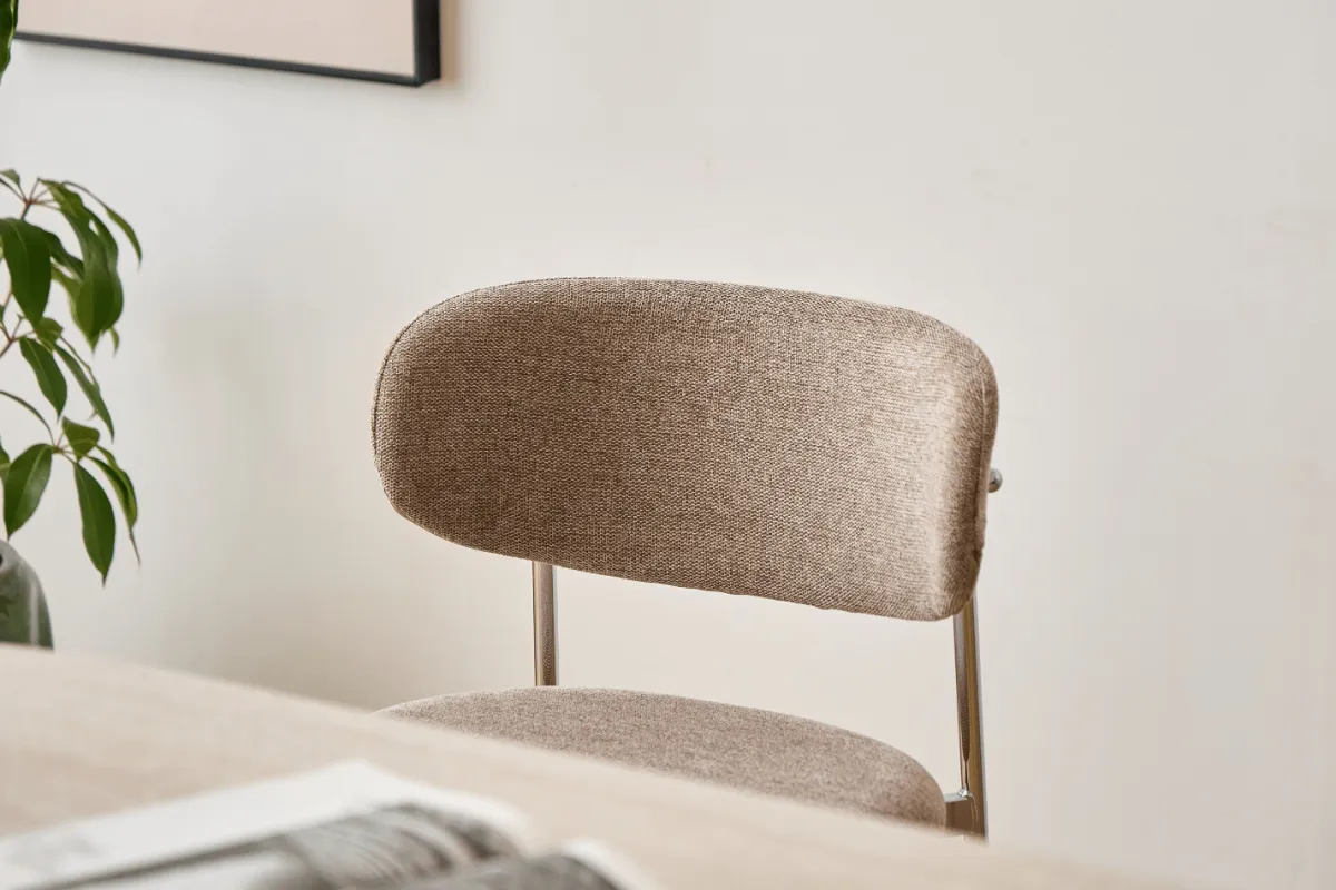 Nimara Lucinda spisebodsstol i chrome med sand tekstil* Spisebordsstole