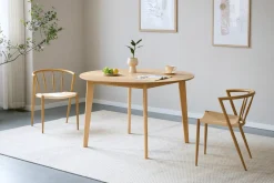 Nimara Miles - Rundt spisebord Ø120 cm i olieret egefiner med sildebensmønster* Spiseborde