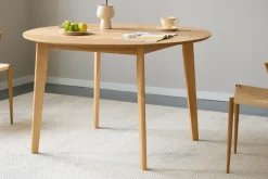 Nimara Miles - Rundt spisebord Ø120 cm i olieret egefiner med sildebensmønster* Spiseborde