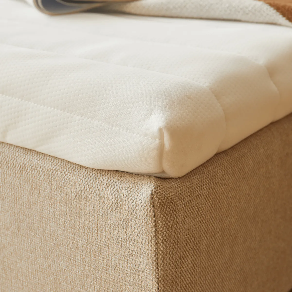 Nimara Premium boxmadras seng i beige 140x200 cm med 7 cm topmadras i memoryskum ekskl. ben* Boxmadrasser|Alle Senge