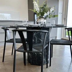 Nimara Shila spisebordsstol sort med flet i sort* Spisebordsstole